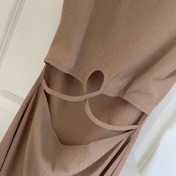 Summertime Ribbed Midi Dress - Picture 6 of 8